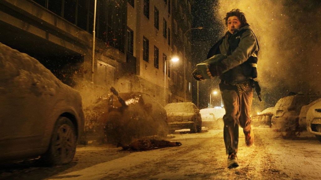 Austin Abrams running in Resident Evil
